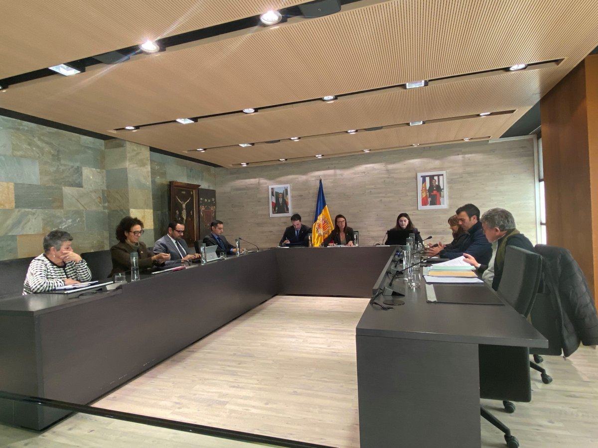 El comú aprova nous reglaments per als cementiris i la xarxa d'aigua amb la voluntat d'actualitzar-los 