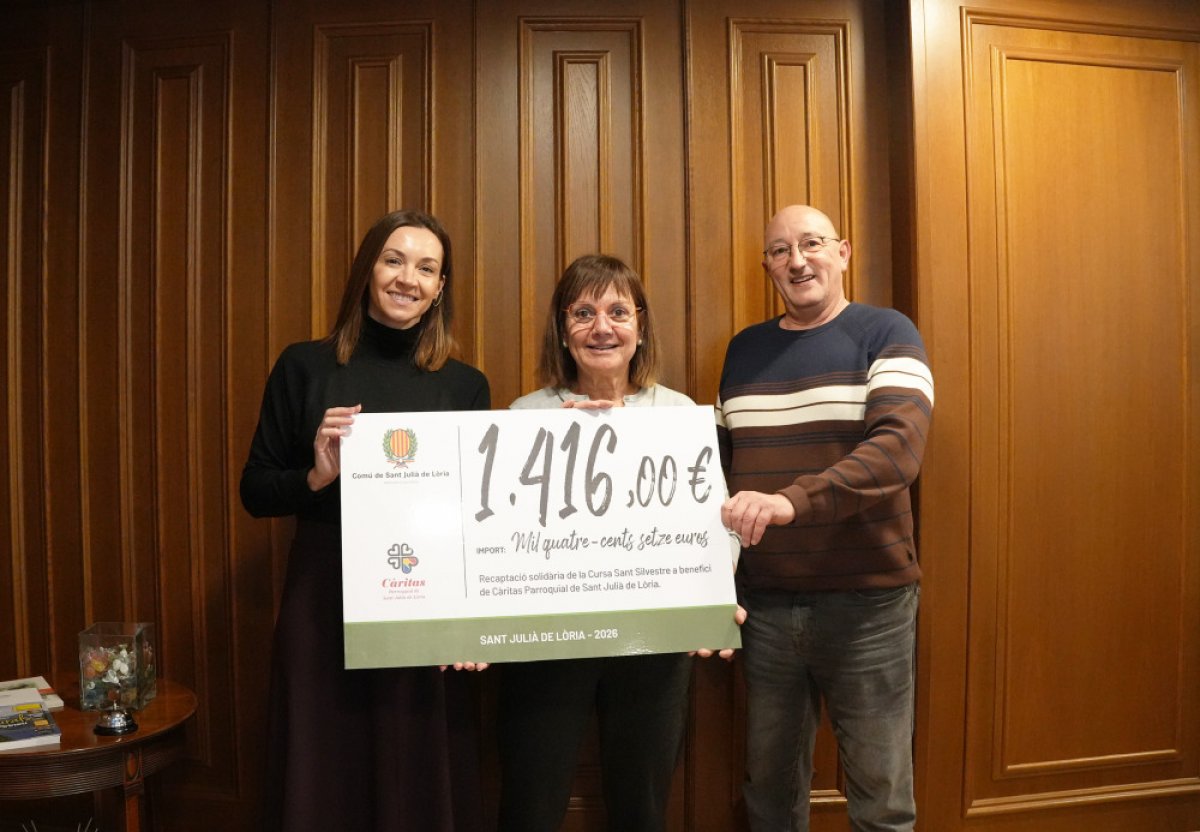 El Comú entrega a Càritas els 1.416 euros recaptats a la Sant Silvestre - Sant Julià de Lòria