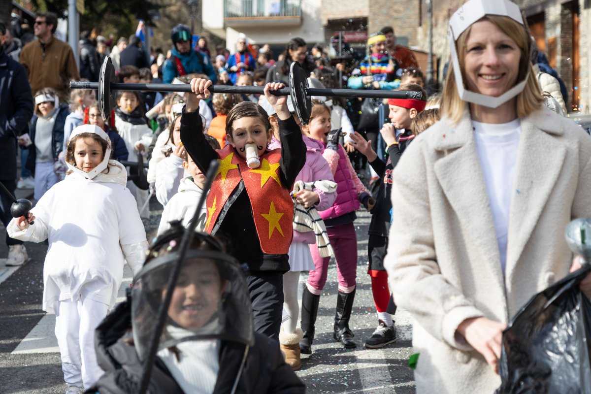 Els personatges de còmic, protagonistes de la Rua de Carnaval de la Massana