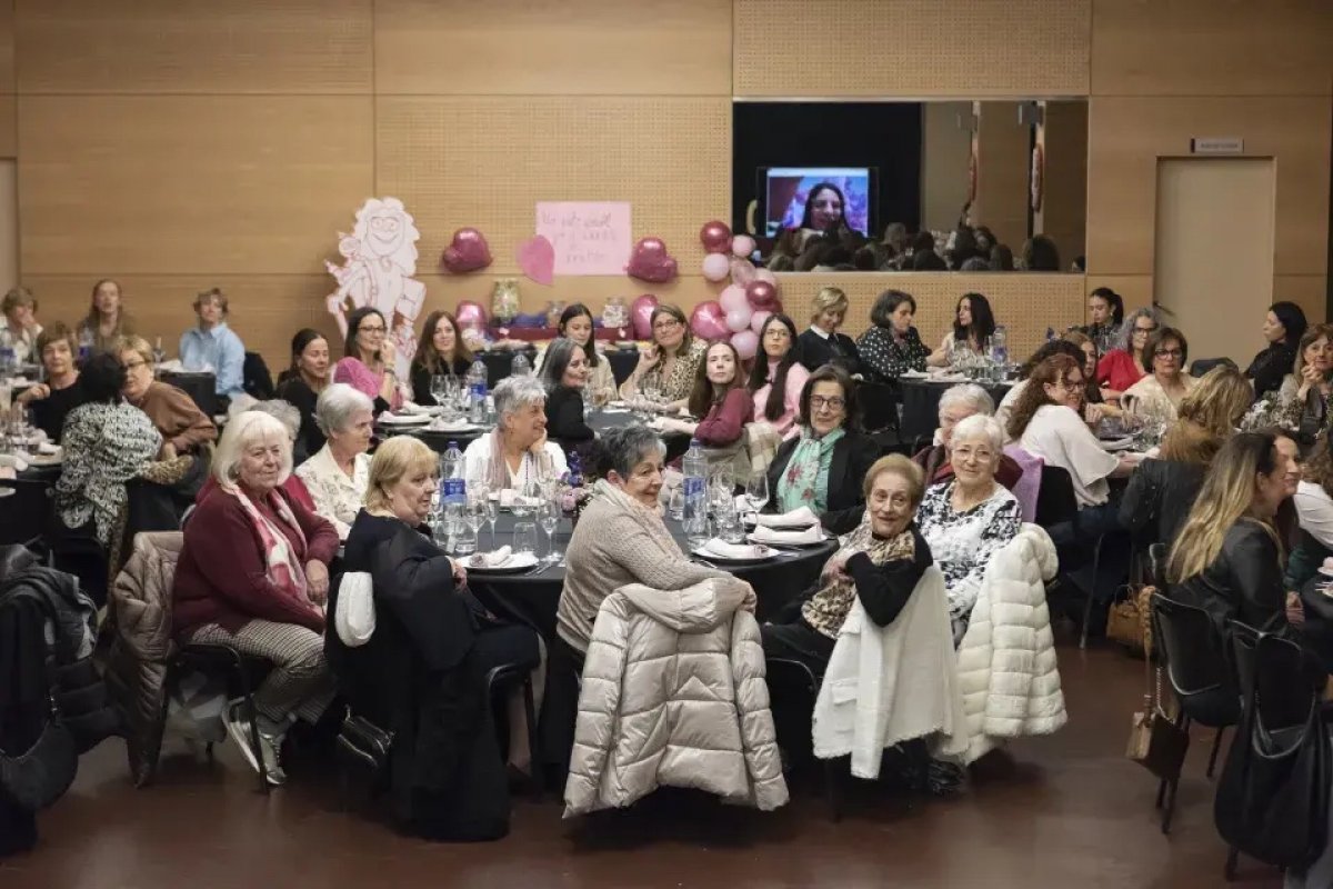 Canillo commemora el 8M amb el 30è aniversari del Sopar del Dia de la Dona