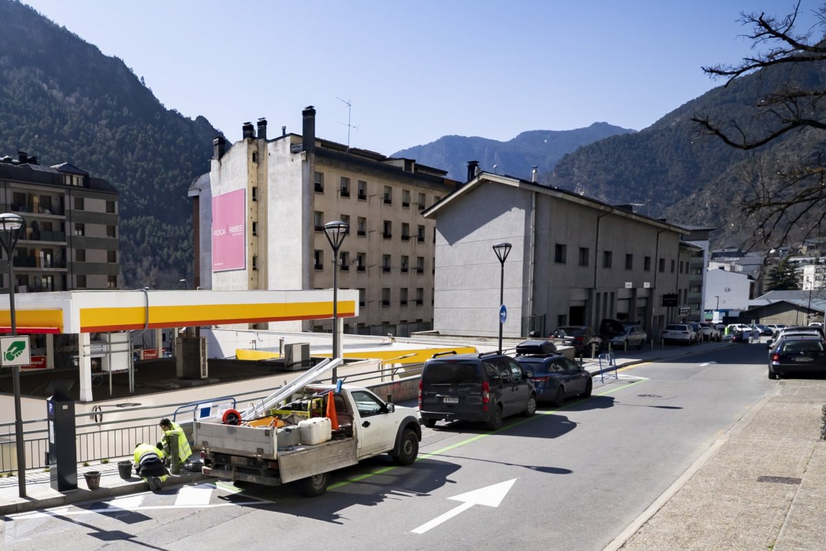 El Comú d'Andorra la Vella fa de sentit únic el carrer Castell de Sant Vicenç per millorar la mobilitat escolar i compensar el tancament de l’aparcament del Cedre
