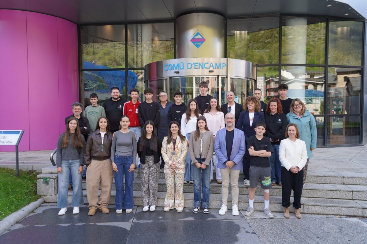 El Consell de Joves decideix impulsar activitats a l’aire lliure en cap de setmana i sortides intergeneracionals amb la gent gran