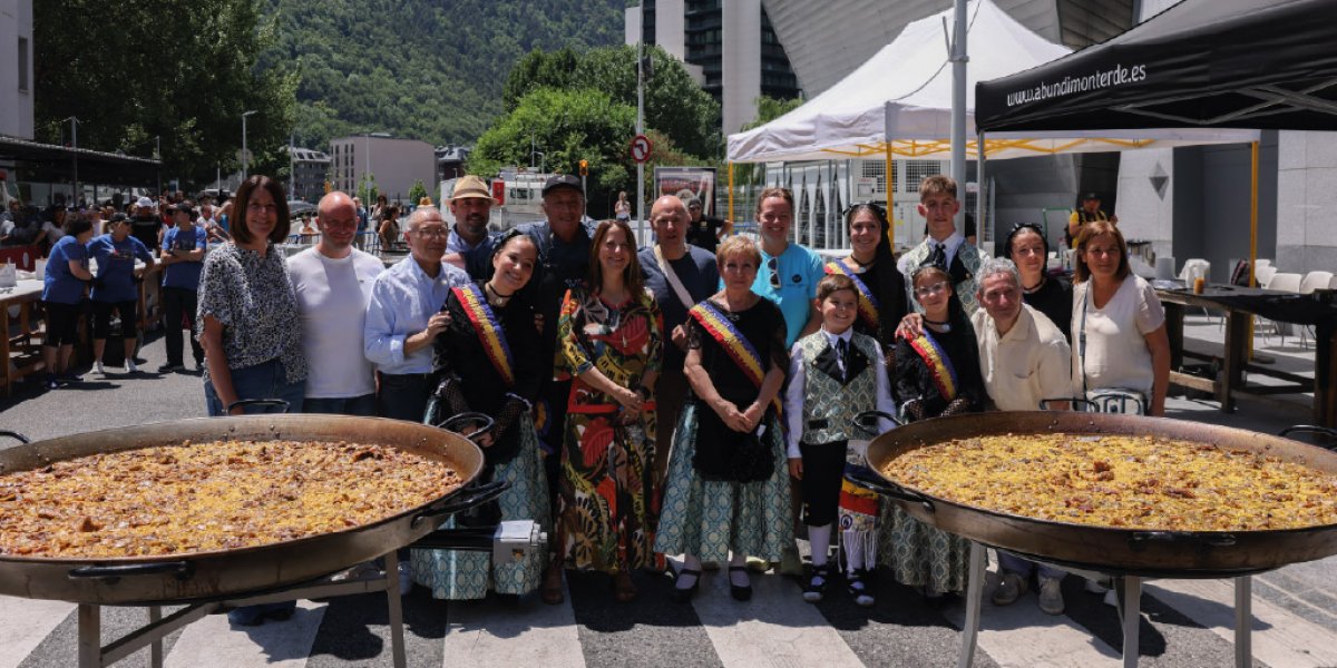 El bon temps i l'alta participació marquen la Festa de la Parròquia, amb 1.650 racions d’arròs repartides