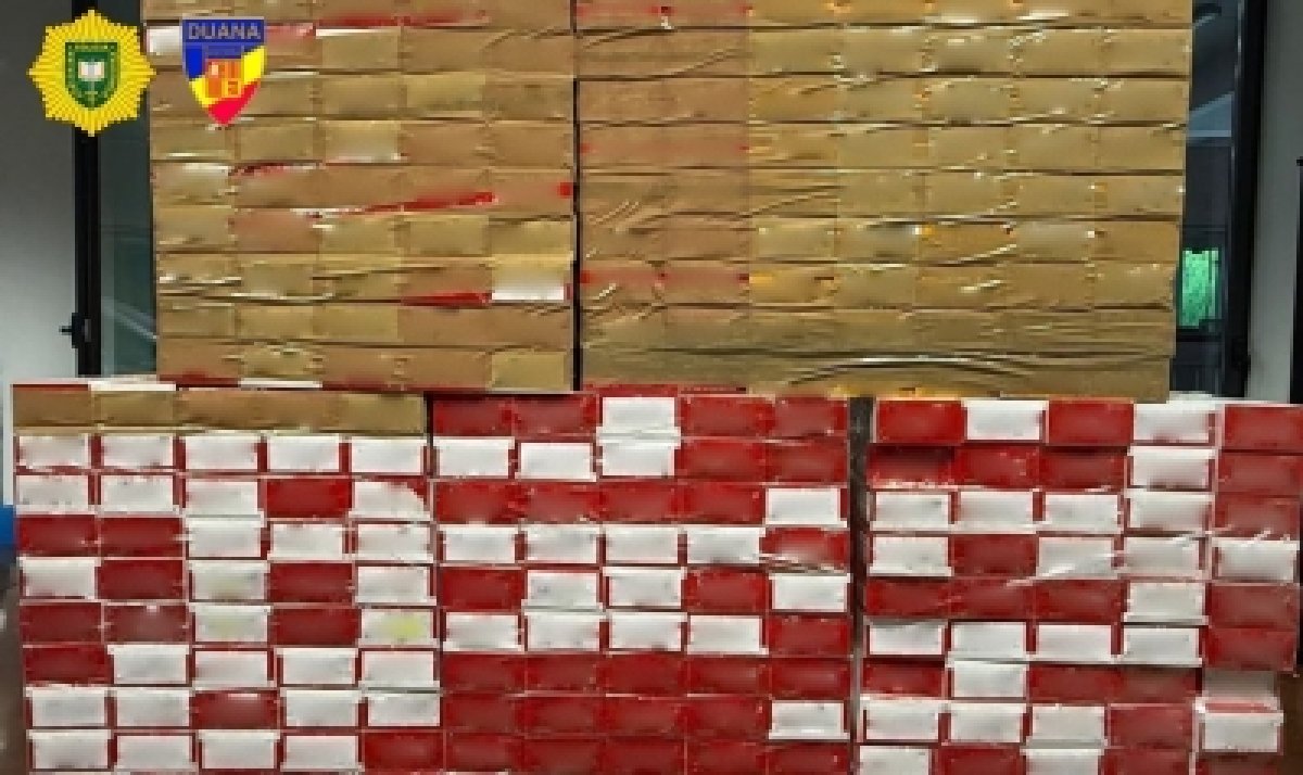 Detingut un home per contraban de 2.700 paquets de tabac valorats en 10.573 euros