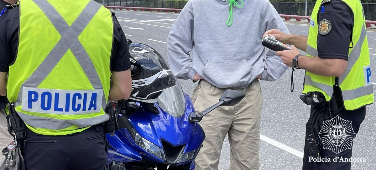 La policia inicia la campanya d’estiu contra la conducció sota els efectes de l’alcohol i les drogues