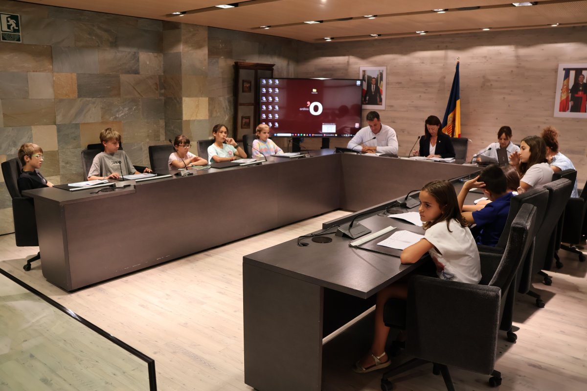 L'escola francesa d'Ordino recapta 900 euros per a UNICEF amb la venda de bidons de bicicleta