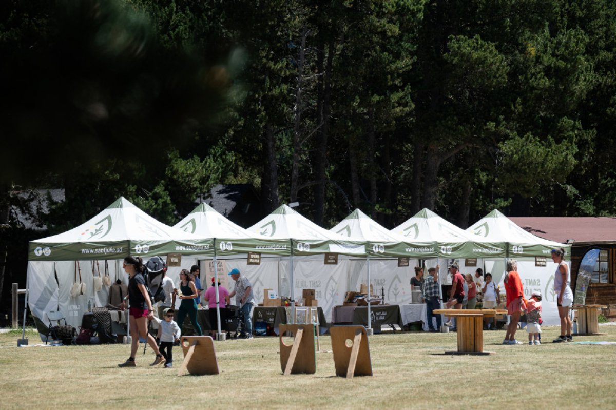 La tercera Festa de la Transhumància reuneix més d’un centenar de persones per posar en valor el patrimoni ramader de Sant Julià de Lòria