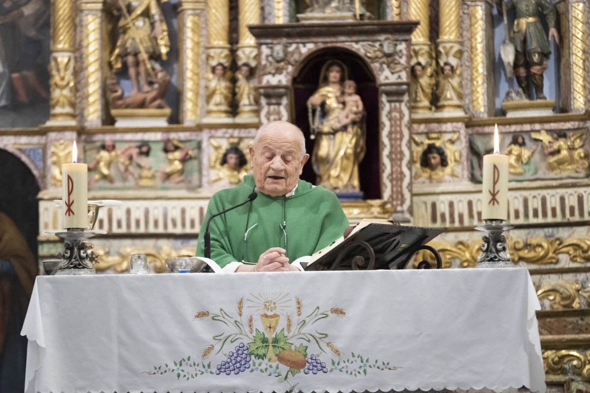 Mossèn Ramon rep l'homenatge de Canillo pels seus 60 anys de servei pastoral