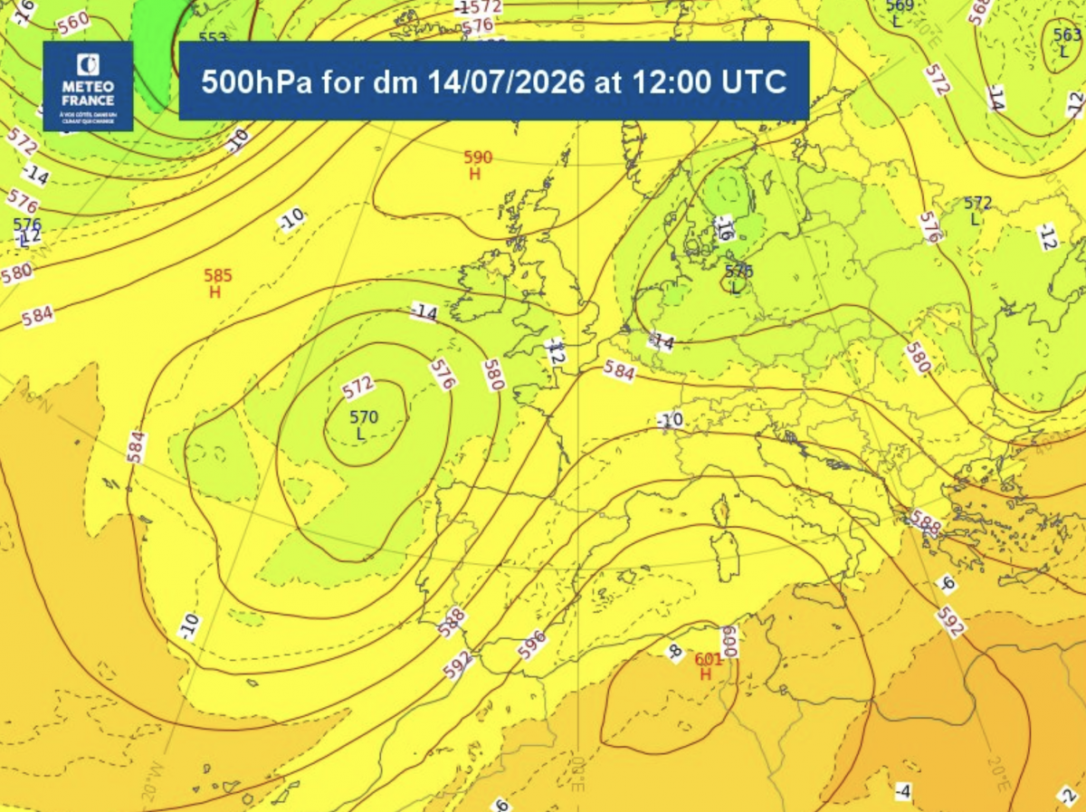 Segona nit tropical de l'estiu a l'espera del dia més calorós de l'onada de calor