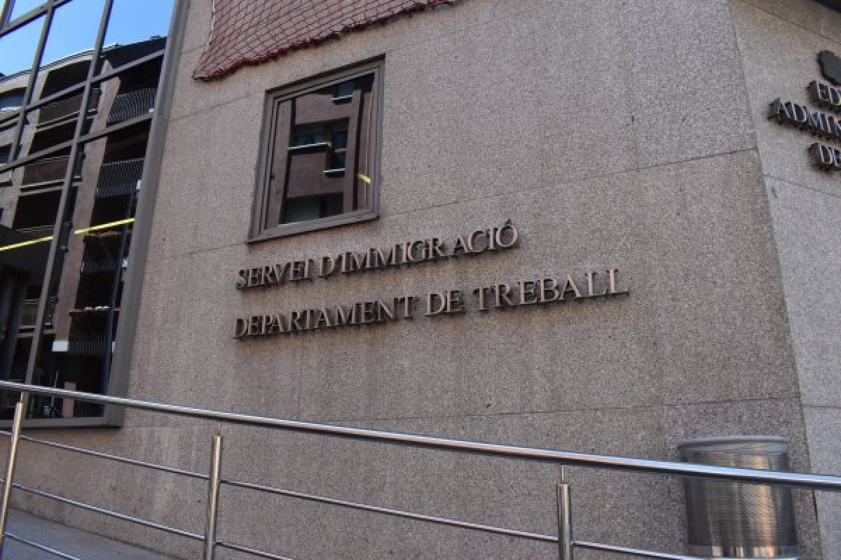 Les autoritzacions de residència i treball creixen un 2,5% i s'enfilen a les 43.265