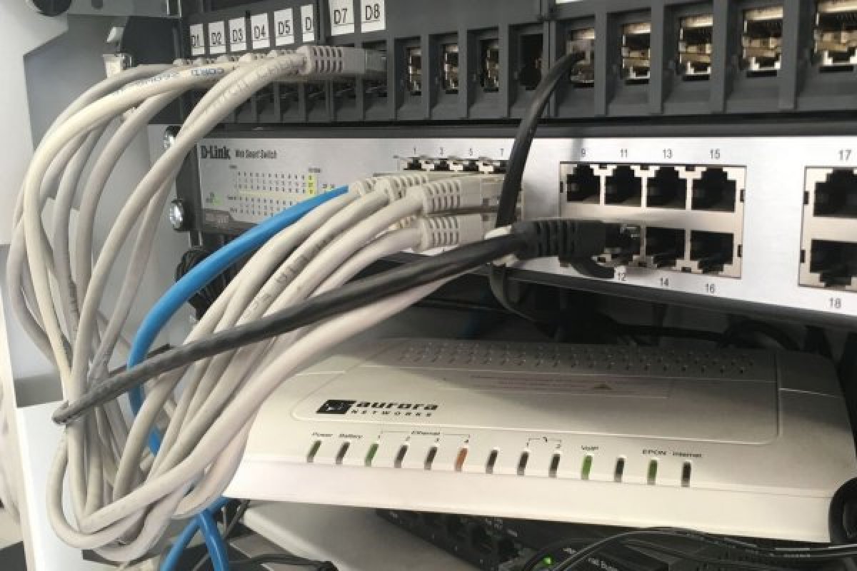 Els abonats a internet creixen un 2,4% al juny mentre continua baixant l'ús de les trucades