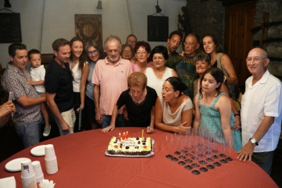 El comú de Sant Julià de Lòria homenatja Isabel Olivares en el seu 100è aniversari