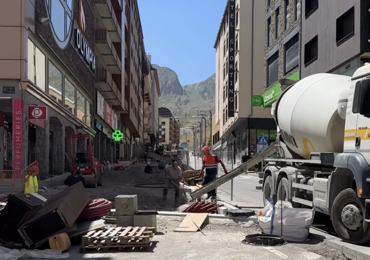 Un tall d'aigua afecta l'avinguda d'Encamp del Pas de la Casa fins a les 13 hores aproximadament