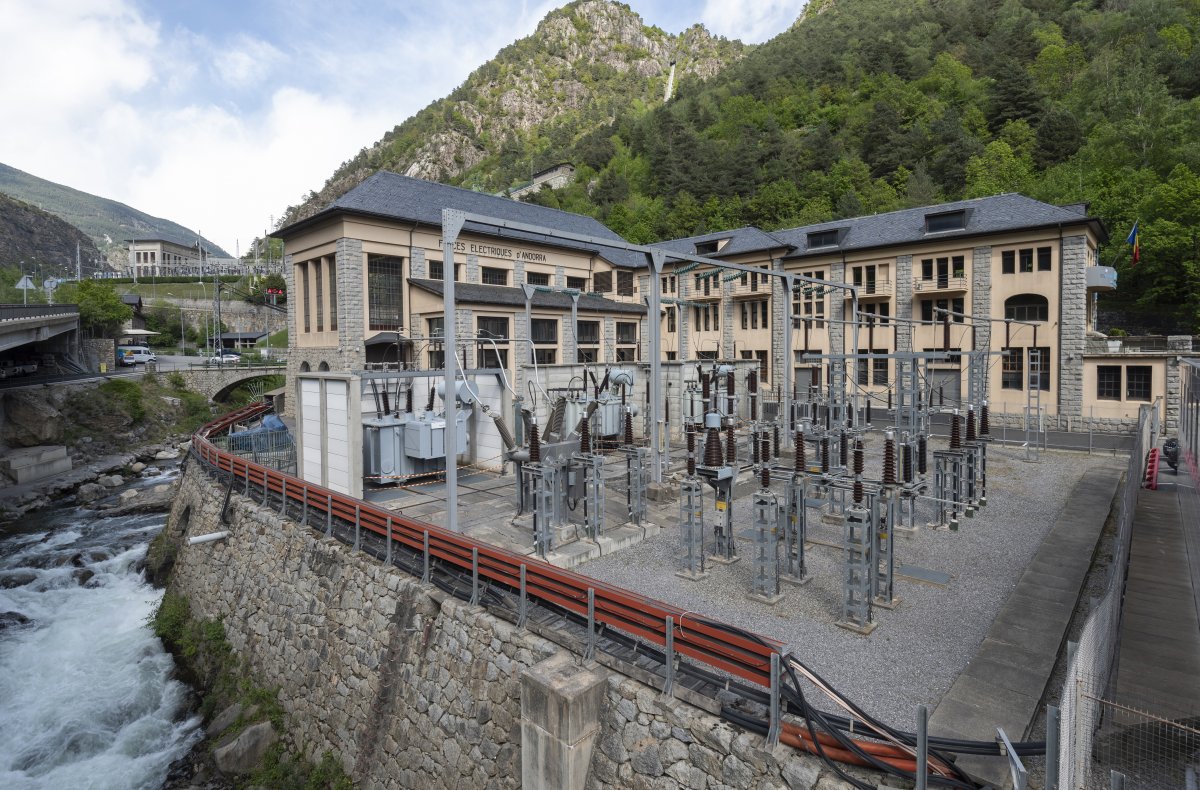 La demanda elèctrica creix un 1,5% al juny mentre augmenta la producció d'energia en el país