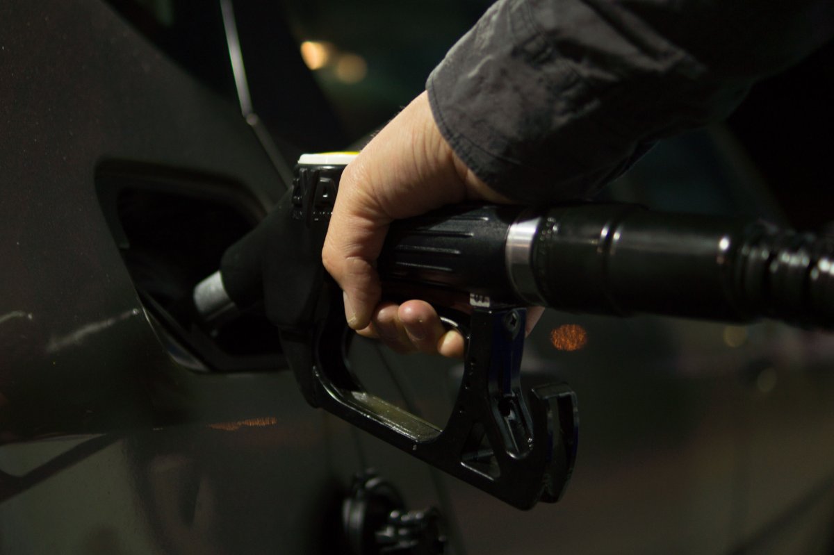 Aprovat el Reglament que desplega la Llei de mesures temporals per contenir l’impacte de l’augment dels preus dels carburants