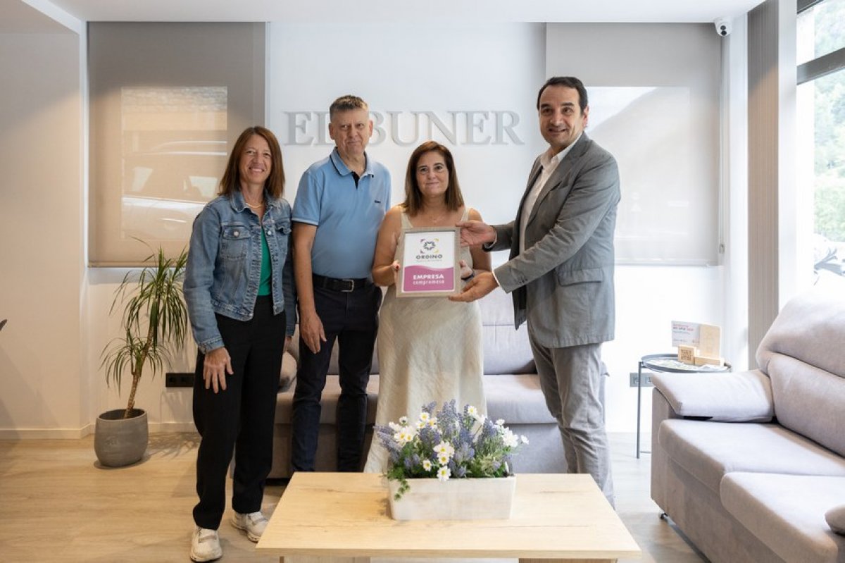 El Comú d'Ordino entrega el segell de Reserva de la Biosfera als apartaments turístics El Buner