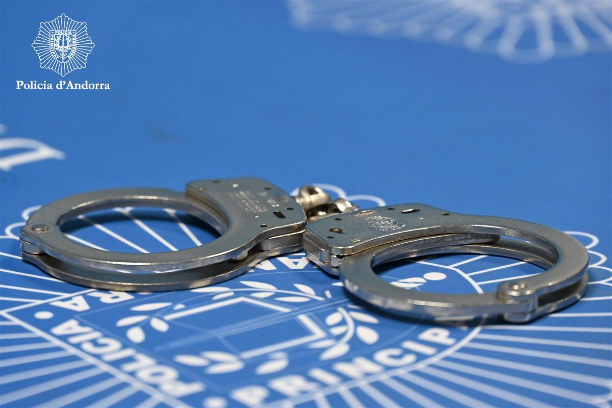 La policia deté dos homes sospitosos de tràfic de cocaïna, marihuana i haixix