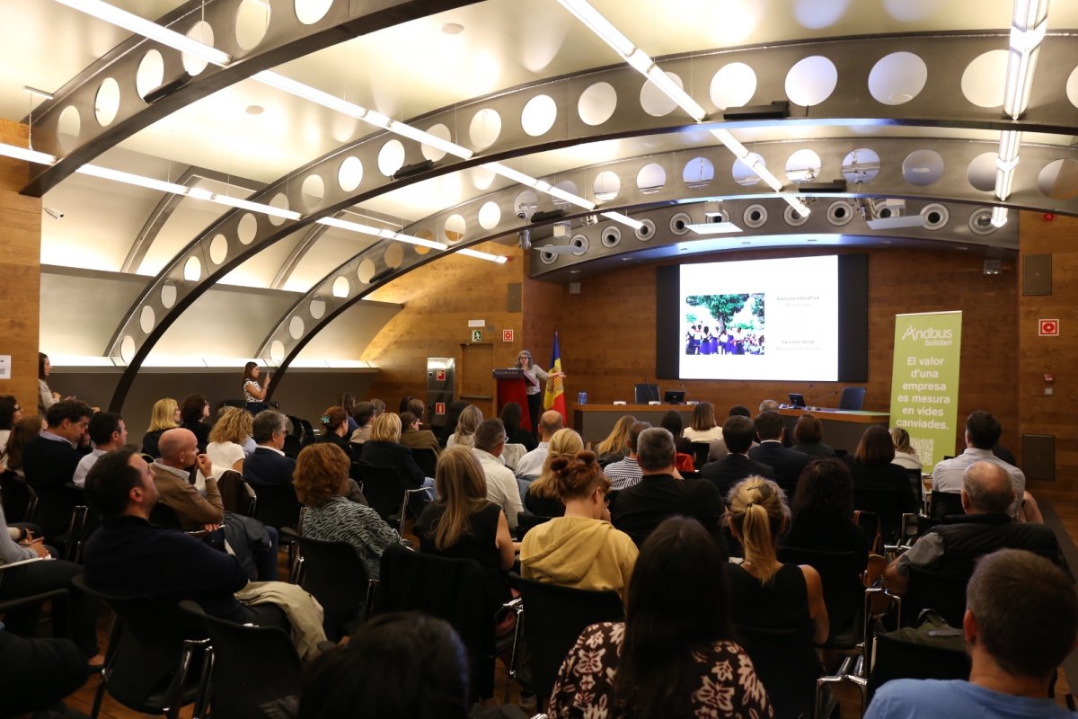 Sis empreses andorranes es comprometen amb projectes socials al tercer Fòrum Andbus Solidari