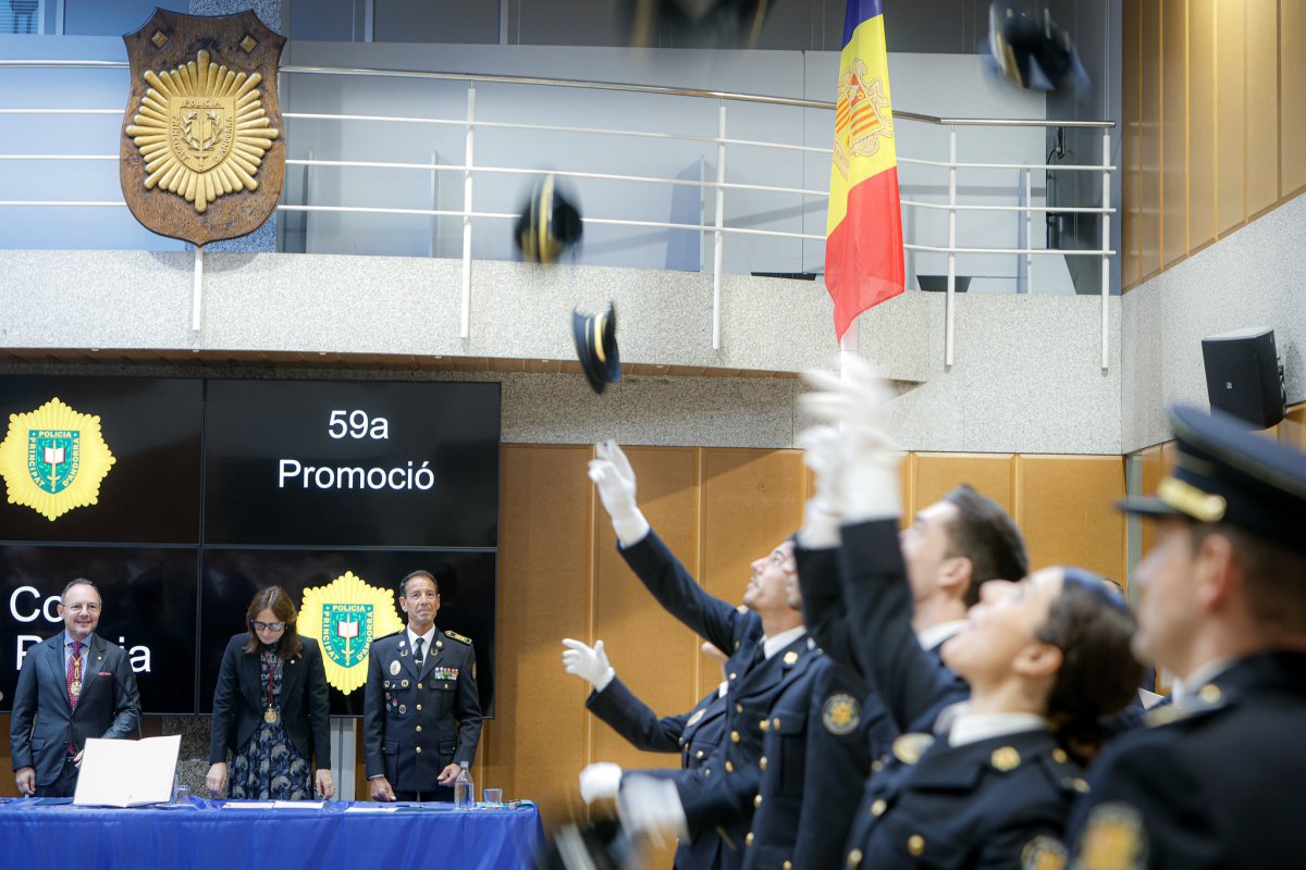 Nomenament definitiu de deu nous agents de policia d'Andorra