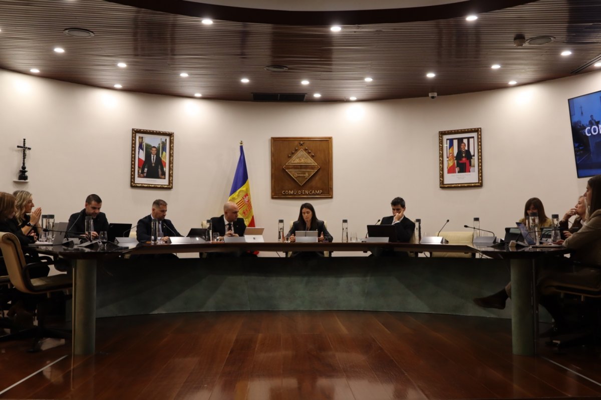 ncamp aprova el reglament laboral que unifica la jornada mitjana en 37,5 hores setmanals i regula els dies compensatoris